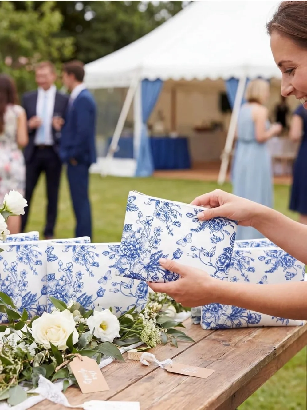 Blue Floral Cosmetic Bage